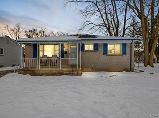 15026 Garden St, Livonia, MI 48154