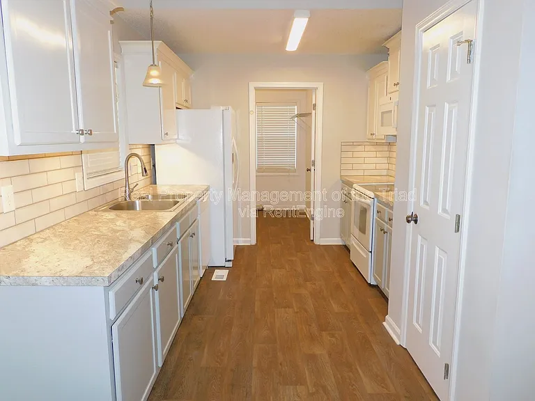 2988 Butterwood Dr — Photo 5