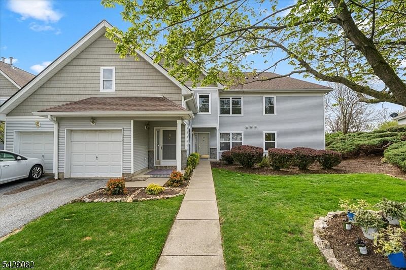 1st image of 13 Eagles Nest Ln