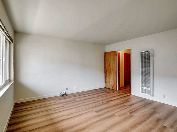 5th image of 459 Ventura Ave