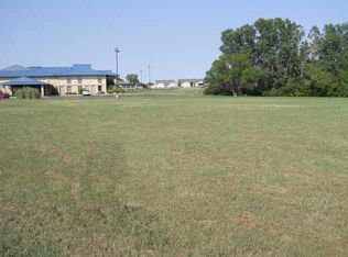 3864 S Pike Rd, Winfield, KS 67156