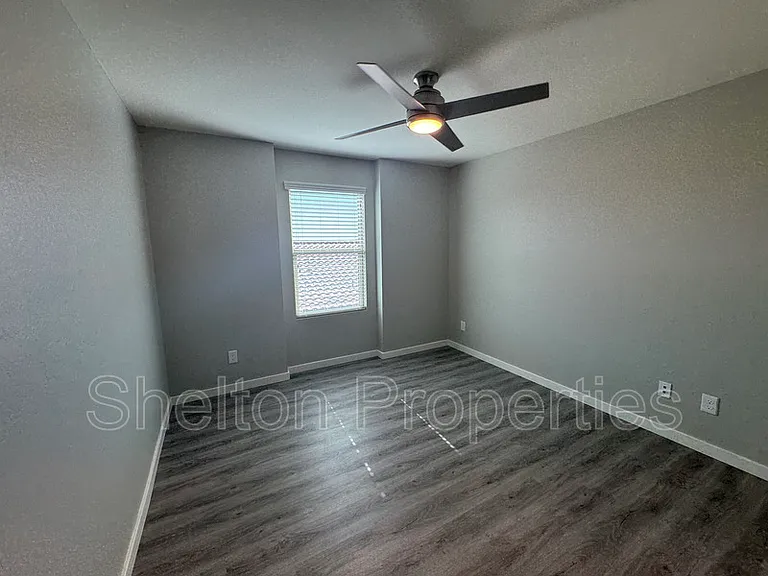 18787 W Yucatan Dr — Photo 18