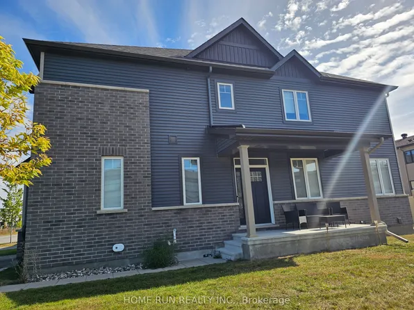 231 Tullaghan Hts, Ottawa, ON K2J 7B9