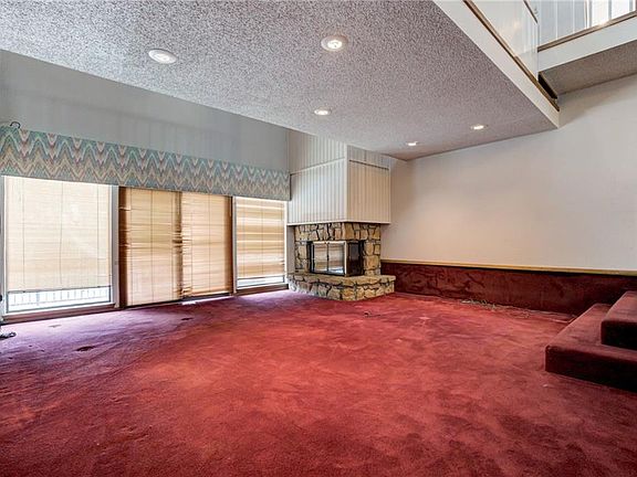 5th image of 12105 S Wentworth Pl