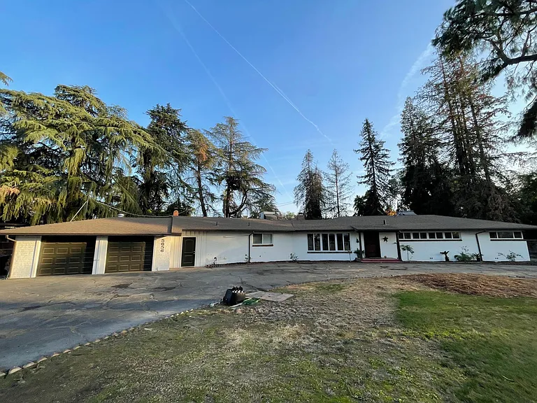 5656 E Waverly Ln — Photo 14