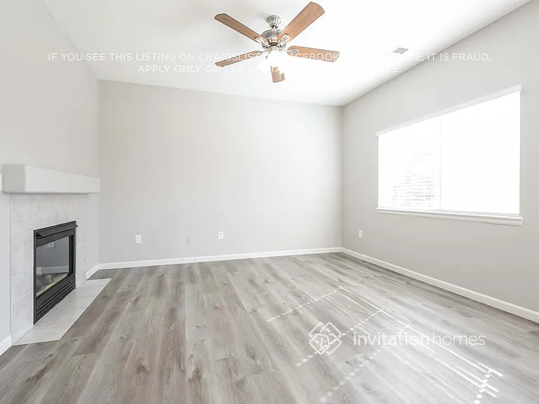 19398 E 58th Dr — Photo 6