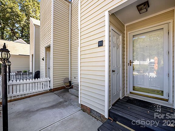 5th image of 303 Eastwood Dr
