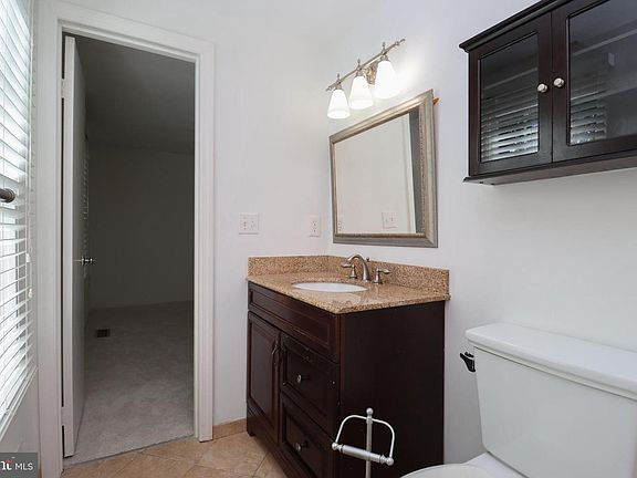 4th image of 10240 Sassafras Woods Ct