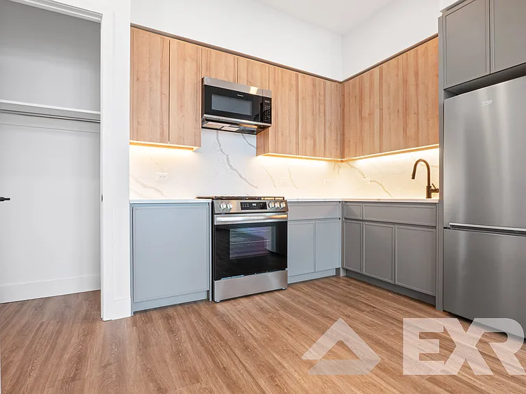 2230 Cropsey Ave #2605 — Photo 6