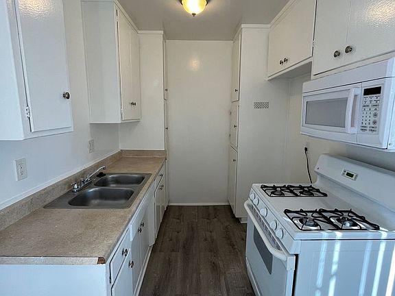 4th image of 2284 Lewis Ave APT 8