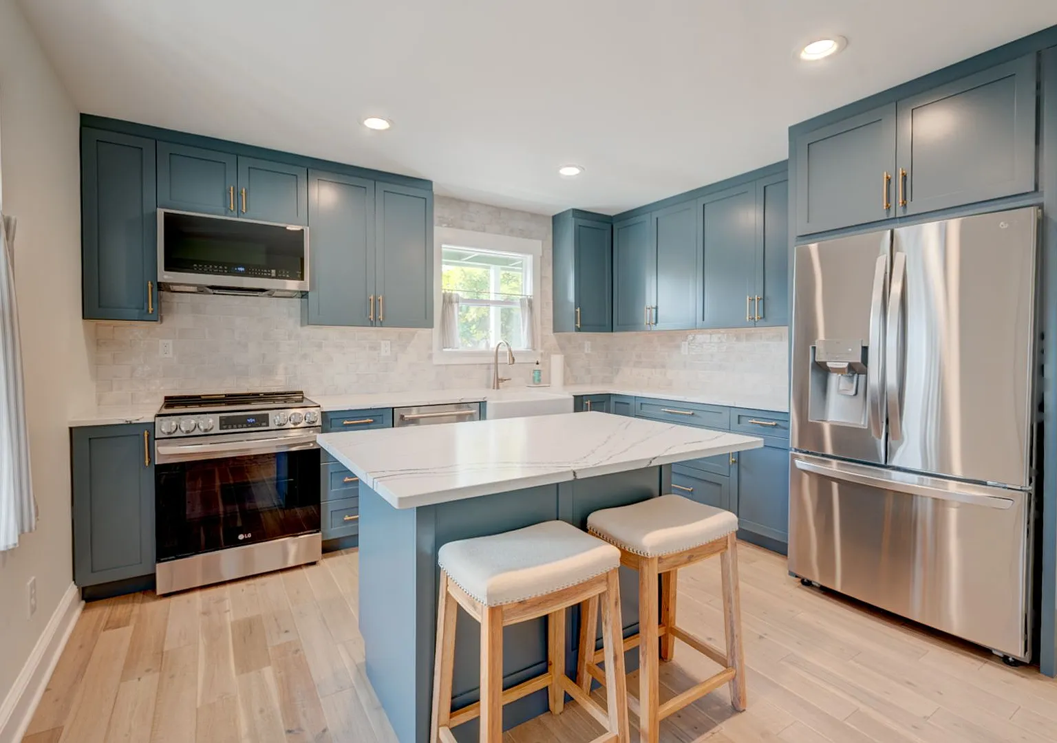 Beautiful 4-Bedroom Home in the Heart of Coupeville Partial Water Views & Walkable to Downtown! — Photo 2