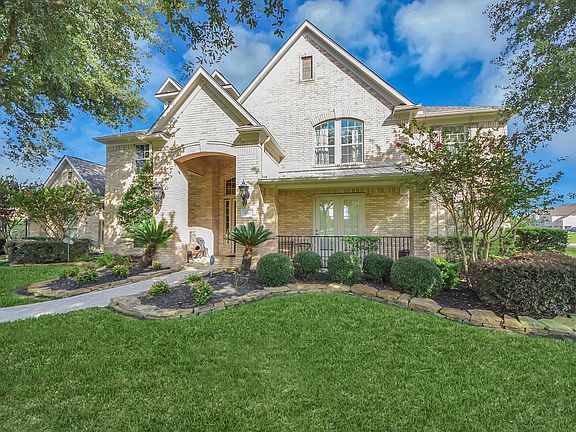 2nd image of 1812 Lake Landing Dr