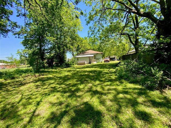 119 S 7th St, Okemah, OK 74859
