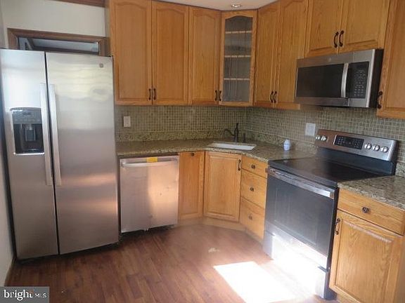 3rd image of 3604 Newportville Rd