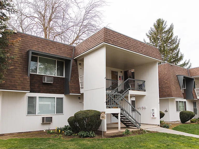 BrookHaven Apartments — Photo 11