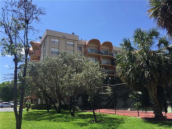 2nd image of 9310 Fontainebleau Blvd APT 313