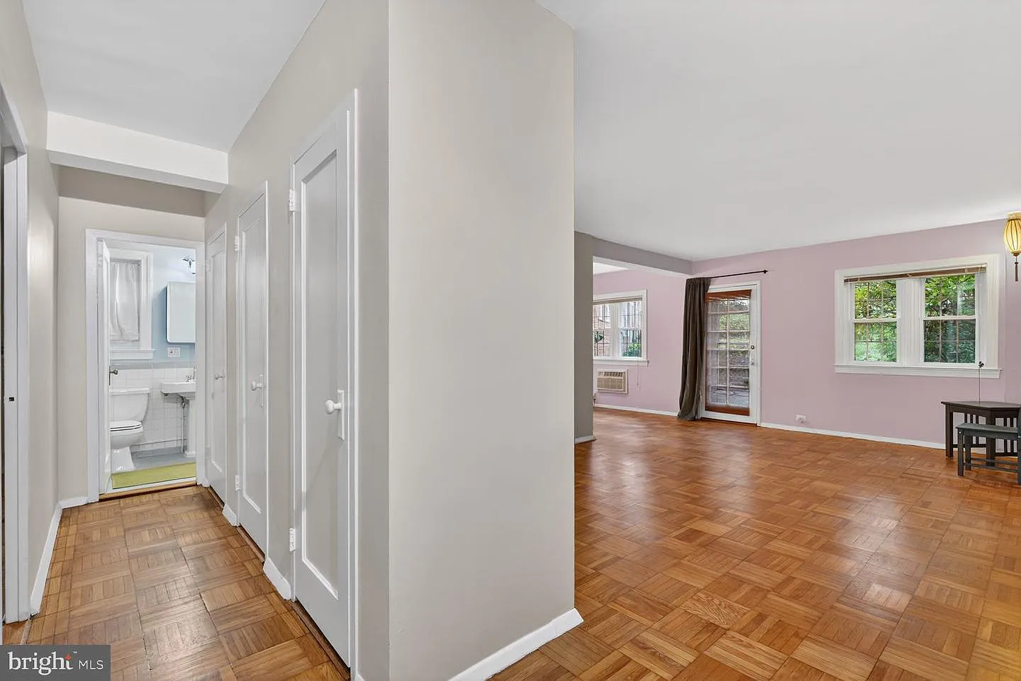 1 bed, 824 sqft, $2,200 — Photo 3