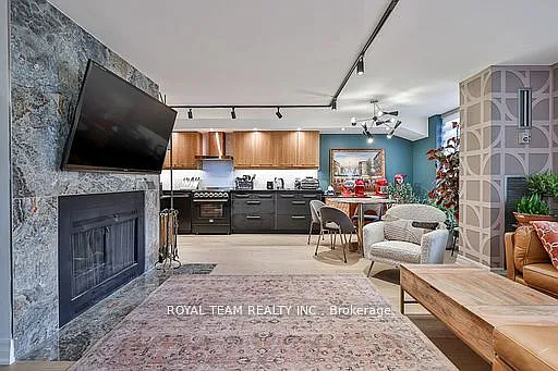 211 N Saint Patrick St S #Penthouse C-10 — Photo 16