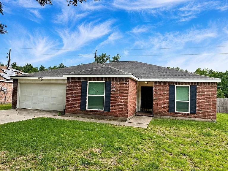 22707 Bridgewater Dr — Photo 1