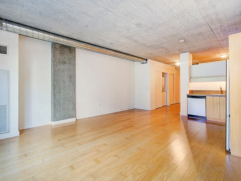 1926 W Burnside St #204 — Photo 20
