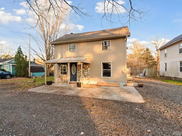 10524 N Antcliff Rd, Fowlerville, MI 48836