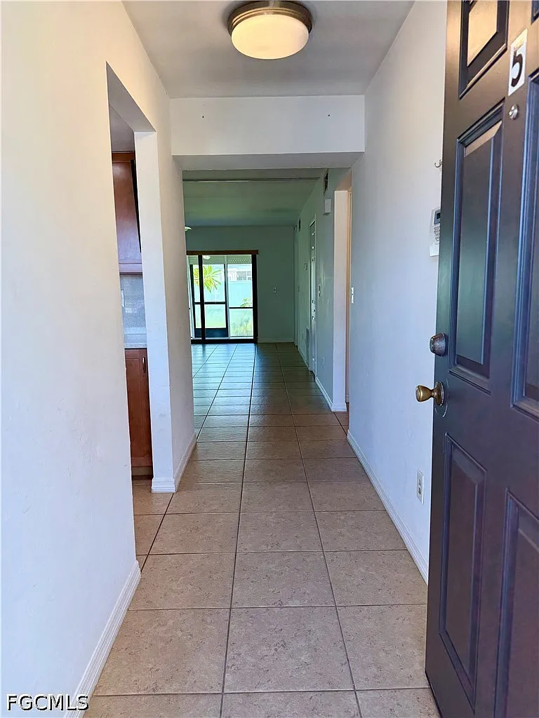 2 bed, 2.0 bath, 1061 sqft, $1,600 — Photo 2