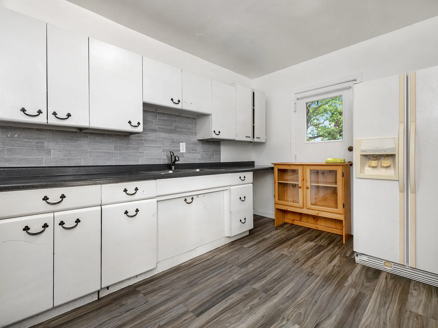 712 Monona Ave — Photo 1