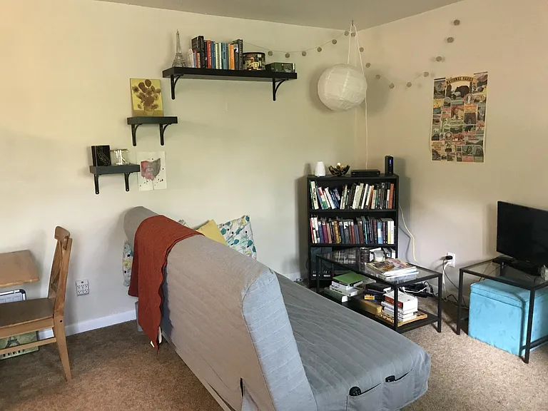 LIVINGROOM