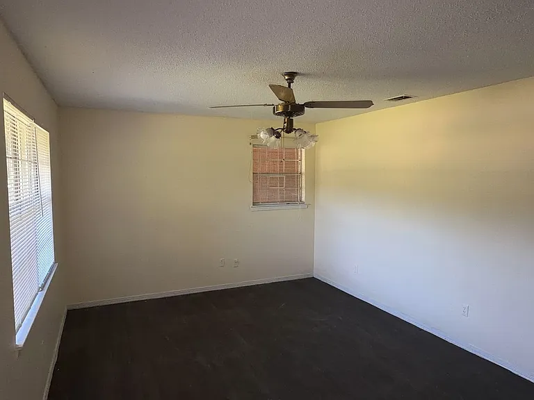 2245 Mobile Rd — Photo 2