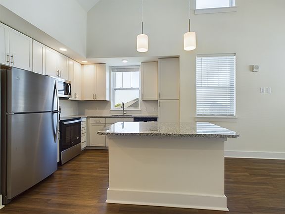 3rd image of 475 Quinn Ln #18-204