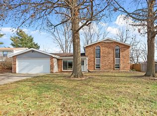 15 Oakrail Dr, Saint Peters, MO 63376