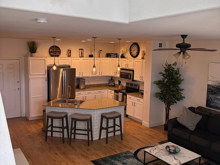 123 N Washington St #27 — Photo 4