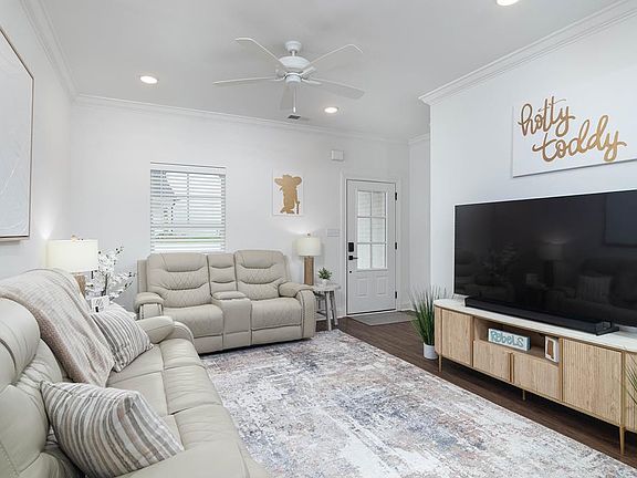 2nd image of 675 Cottage Grove Cir