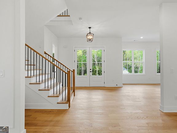 5th image of 3070 Shaw Rd