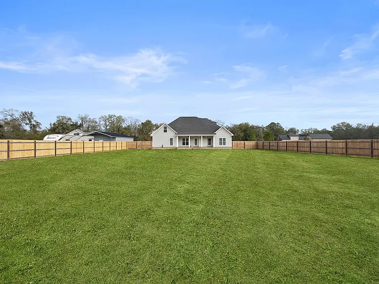 440 Rivercrest Dr — Photo 16
