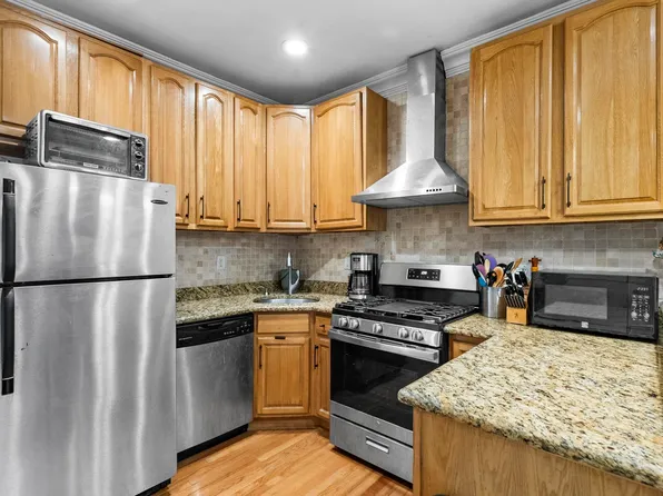 258 New York Avenue image 3 of 22