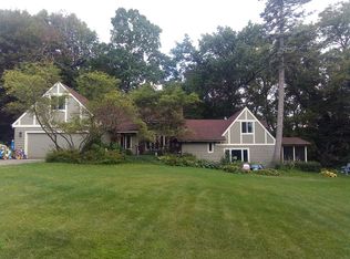 2717 Edgewood Dr, Rockford, IL 61114