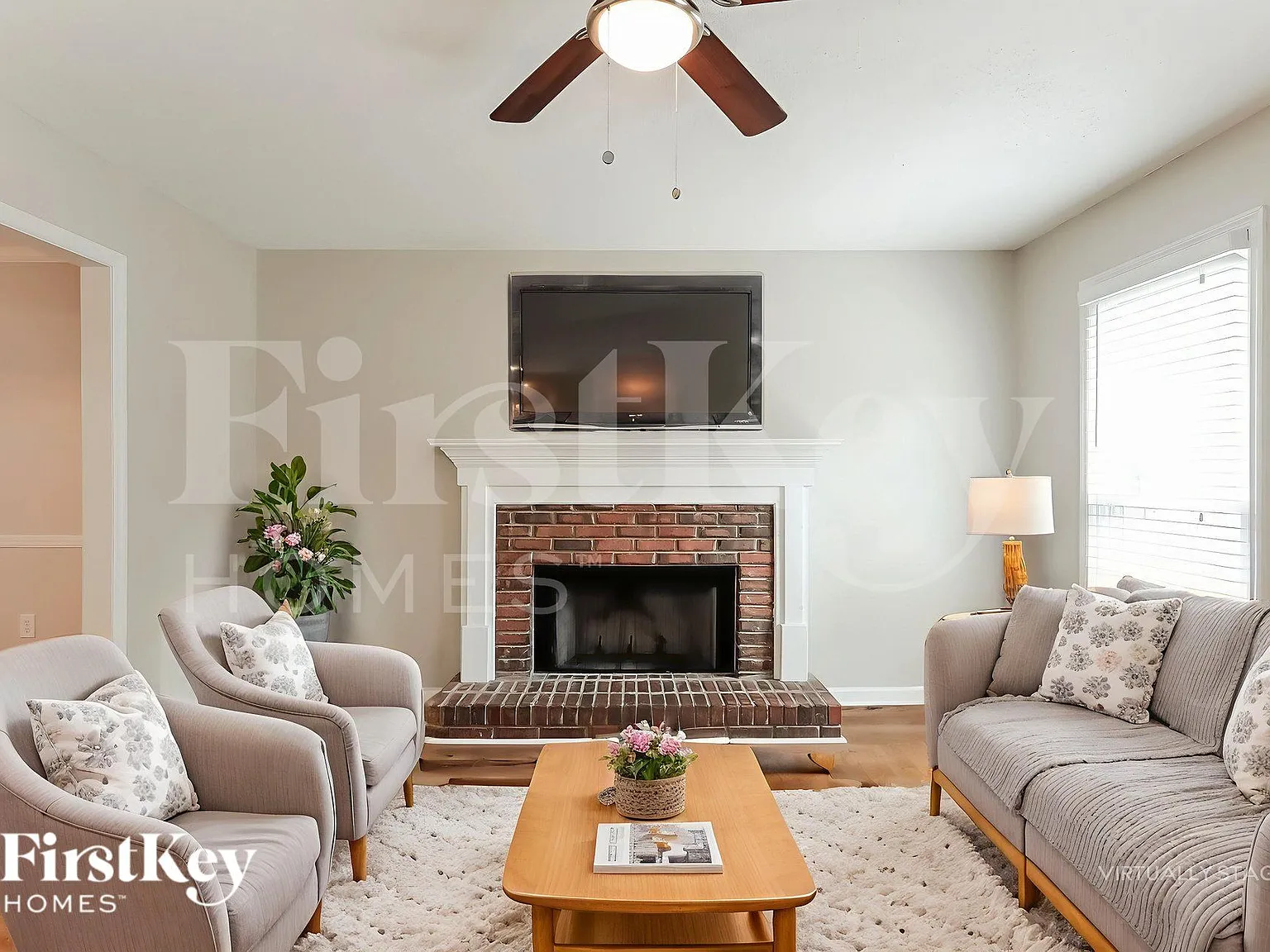 3 bed, 2.0 bath, 1560 sqft, $2,015 — Photo 4