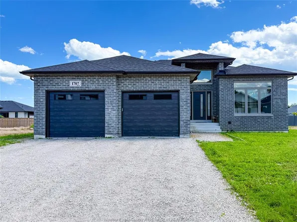 1707 Mucci Dr, Kingsville, ON N0P 2G0