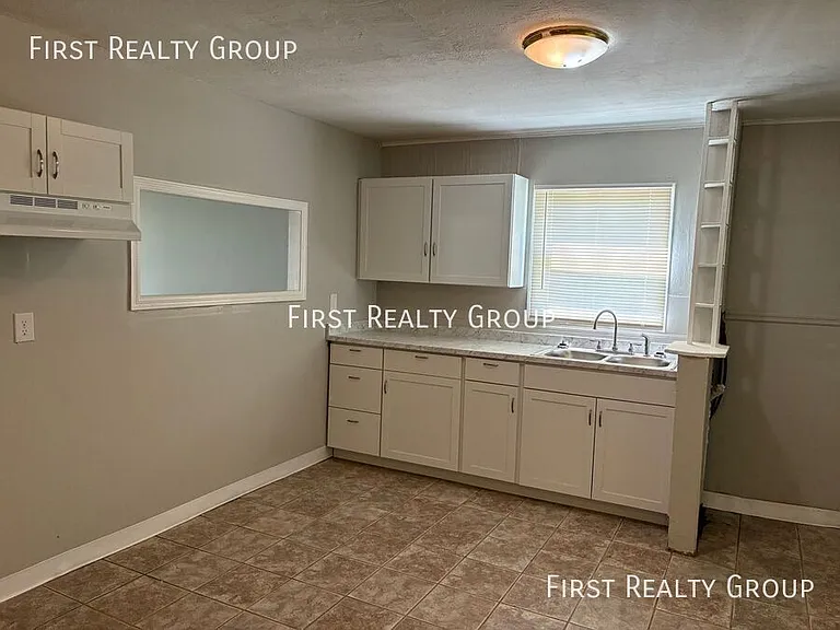 4841 Gardendale Ave — Photo 3