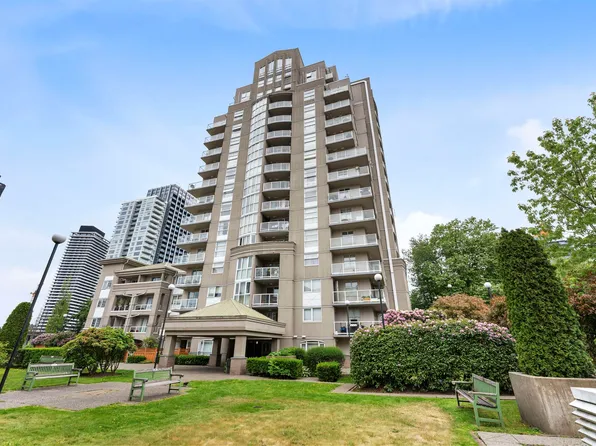 10523 University Dr #1604, Surrey, BC V3T 5T8