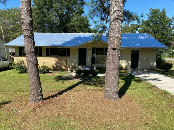 897 9th St NW, Cairo, GA 39828