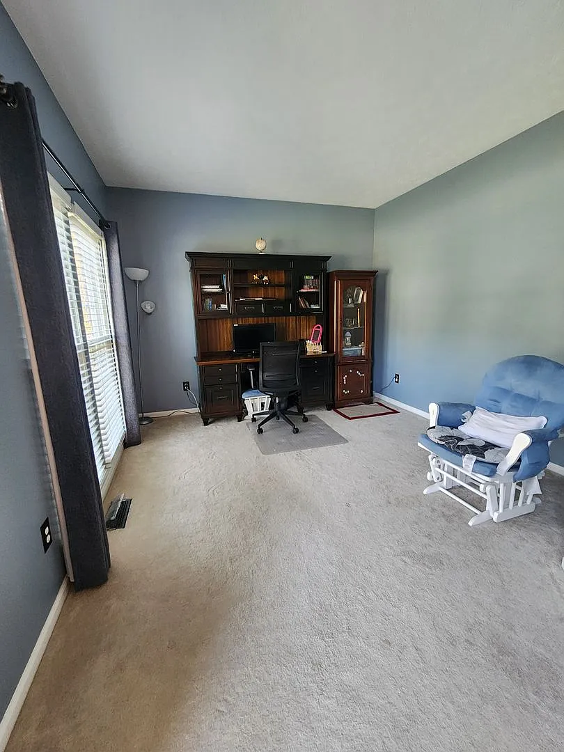 Gorgeous 4 Bedroom Home For Rent in Avon — Photo 4