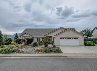 1014 River Ridge Dr, Redding, CA 96003