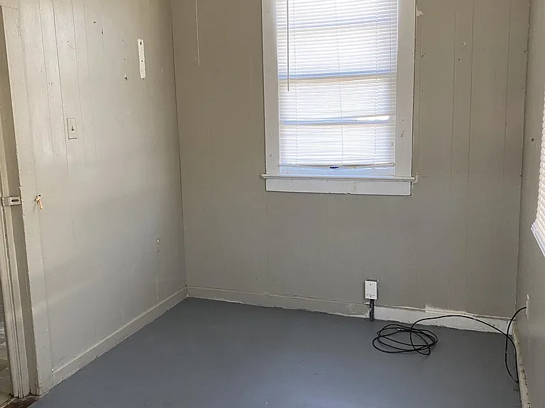 176 W Airline Dr — Photo 8