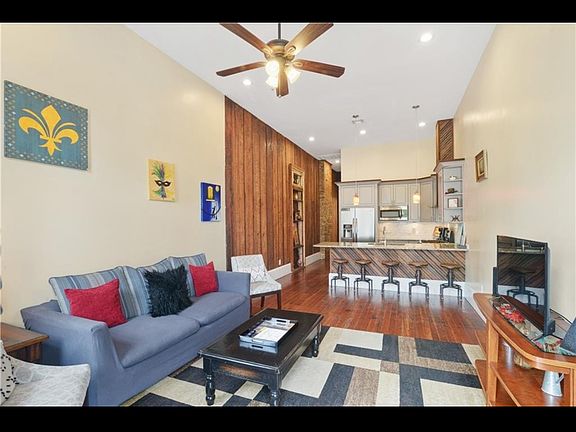 3rd image of 1554 N Derbigny St