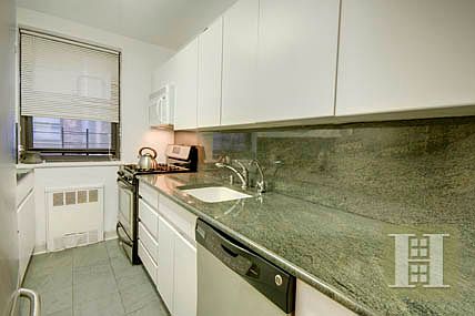 4th image of 305 E 72nd St APT 4BN