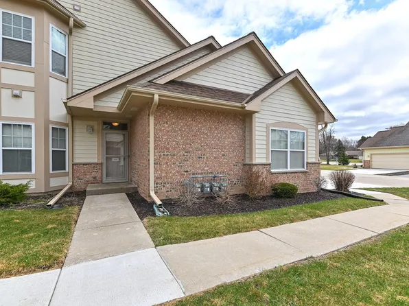 14830 West Hickory Hills DRIVE, New Berlin, WI 53151