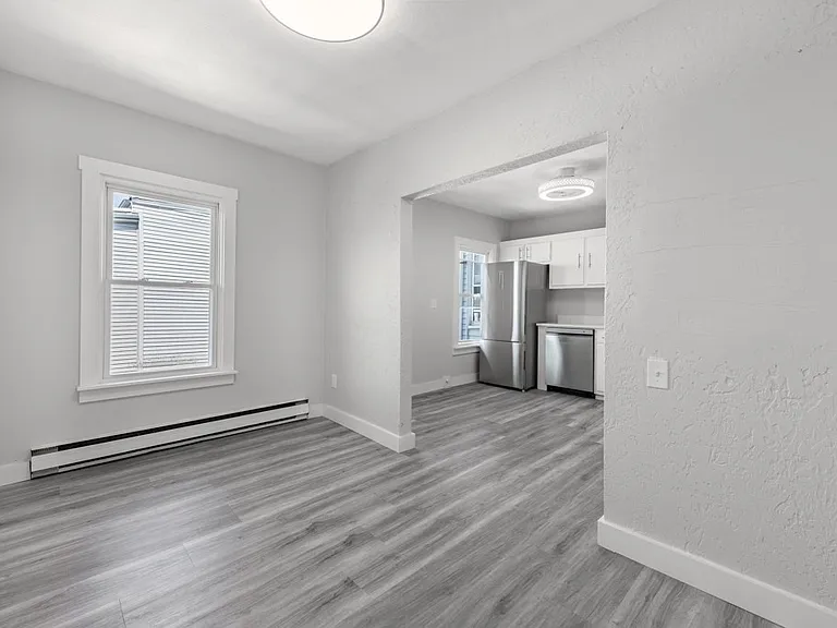 186 Marion St #3 — Photo 5