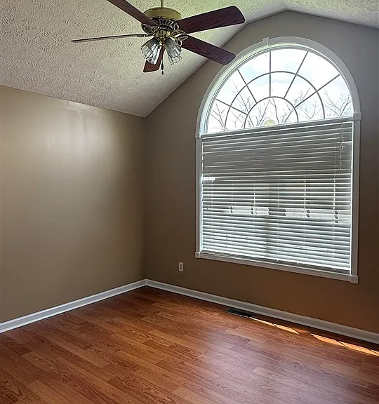 403 Cedar Hollow Dr — Photo 8
